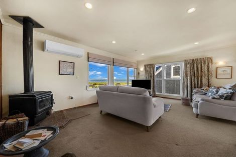 Photo of property in 22 Aputa Avenue, Te Puru, Thames, 3575