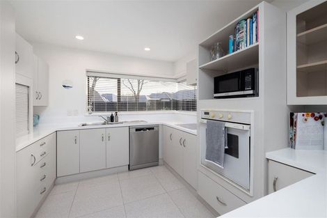 Photo of property in 2 Buscot Gate, Avonhead, Christchurch, 8042