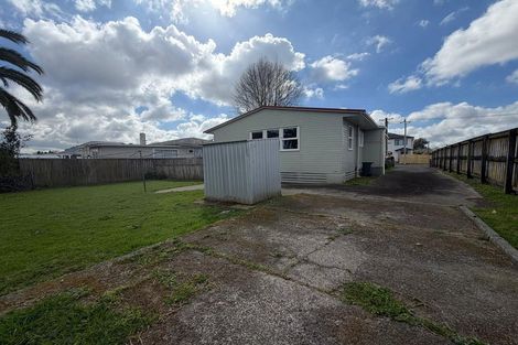 Photo of property in 76 Cambridge Terrace, Papatoetoe, Auckland, 2025