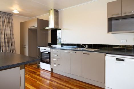 Photo of property in 16 Lipscombe Crescent, Havelock North, 4130