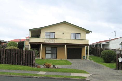 Photo of property in 3 Tamatea Drive, Snells Beach, 0920