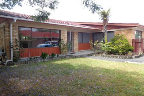 Photo of property in 2/14 Ti Nana Crescent, Henderson, Auckland, 0610