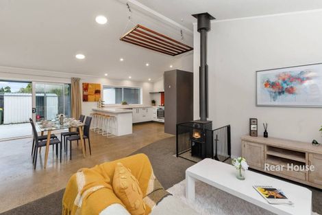 Photo of property in 24 Willow Avenue, Hannahs Bay, Rotorua, 3010