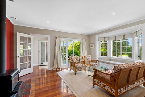 Photo of property in 1 Penguin Street, Leigh, 0985