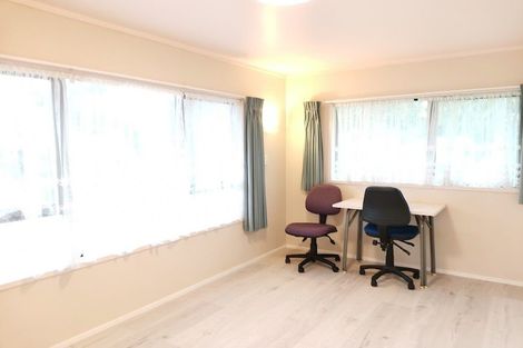 Photo of property in 172 Wiseley Road, West Harbour, Auckland, 0618