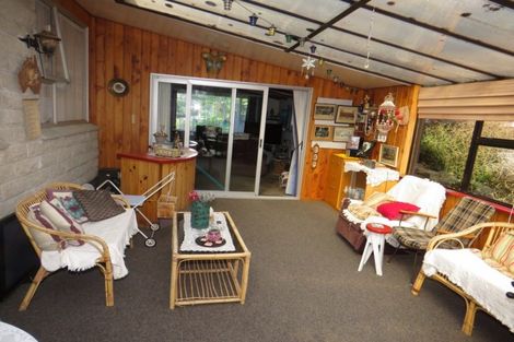 Photo of property in 33 Orowaiti Road, Westport, 7825