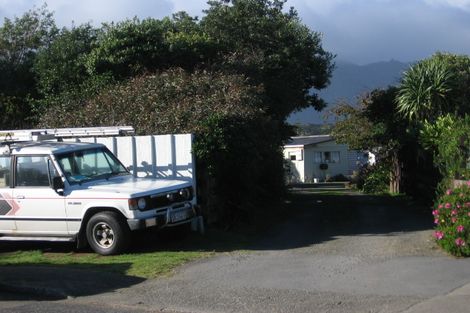 Photo of property in 10 Goldie Place, Waikanae Beach, Waikanae, 5036