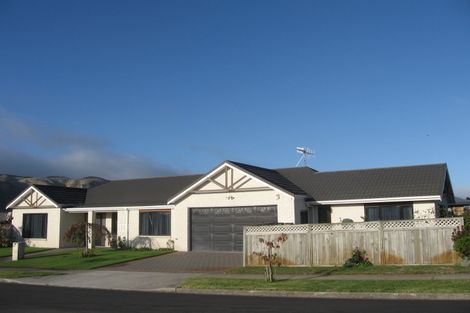 Photo of property in 14 Harry Shaw Way, Raumati South, Paraparaumu, 5032
