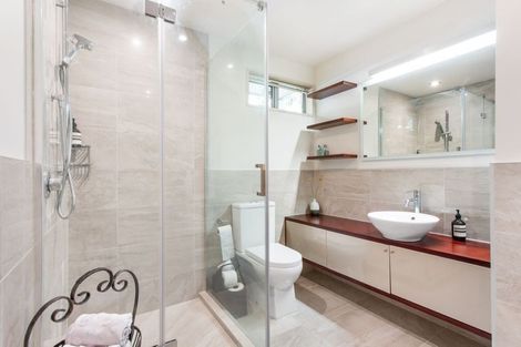 Photo of property in 2 Serenata Lane, Redcliffs, Christchurch, 8081