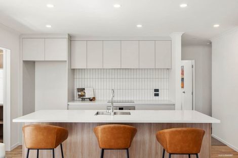 Photo of property in 100 Metoriti Crescent, Karaka, 2124