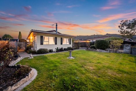 Photo of property in 33 Shanly Street, Brown Owl, Upper Hutt, 5018