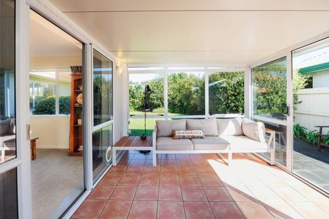 Photo of property in 8 Rosebank Avenue, Kelvin Grove, Palmerston North, 4414