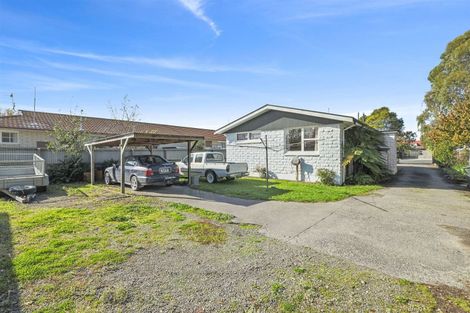 Photo of property in 25 Main North Road, Woodend, 7610