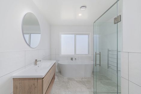 Photo of property in 3 Tinirau Place, Cooks Beach, 3591