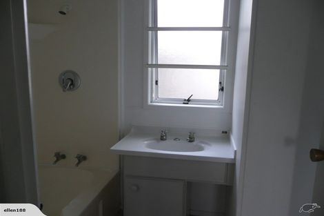 Photo of property in 9 Silverstone Place, Henderson, Auckland, 0612