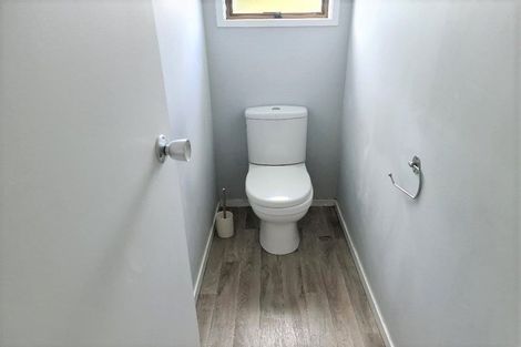 Photo of property in 28 Beauchamp Drive, Massey, Auckland, 0614