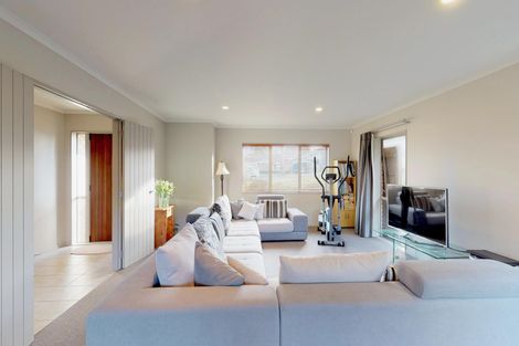 Photo of property in 10 Parkhaven Drive, Rosehill, Papakura, 2113