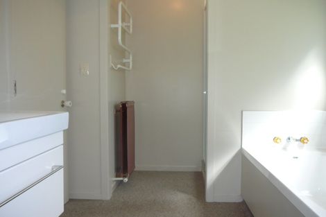 Photo of property in 16 Young Lane, Clyde, Alexandra, 9391