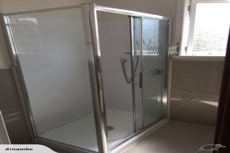 Photo of property in 19 Woodvale Road, Glen Eden, Auckland, 0602