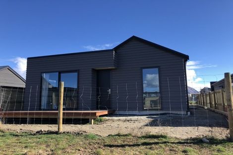 Photo of property in 4 Matakanui Lane, Wanaka, 9305