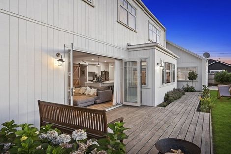 Photo of property in 55 Fernbrook Drive, Hurworth, New Plymouth, 4310