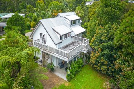 Photo of property in 3 Widdison Place, Whangamata, 3691