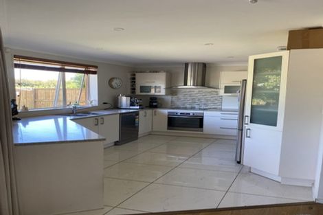 Photo of property in 31 Waiwherowhero Drive, St Andrews, Hamilton, 3200