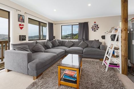 Photo of property in 14 Chastudon Place, Tawa, Wellington, 5028