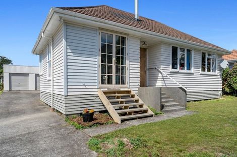 Photo of property in 5 Konini Street, Inglewood, 4330