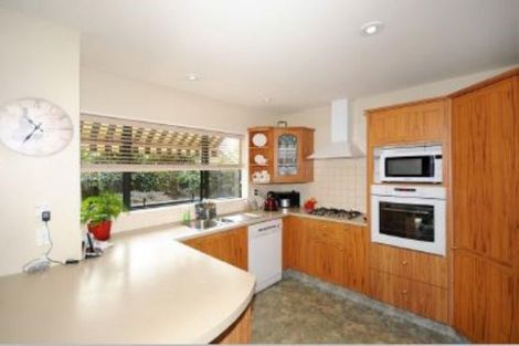 Photo of property in 2 Yarrum Lane, Avonhead, Christchurch, 8042