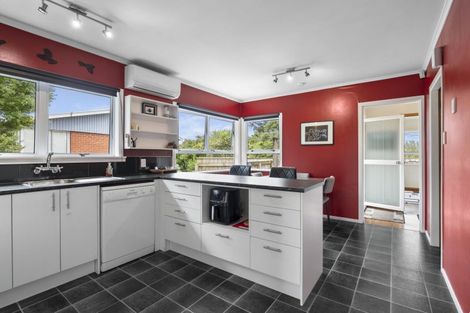 Photo of property in 254 Huatoki Street, Upper Vogeltown, New Plymouth, 4310