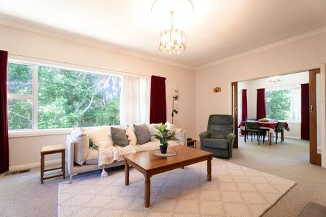 Photo of property in 25 Lyndhurst Road, Tawa, Wellington, 5028