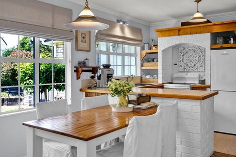 Photo of property in 11 Elder Grove, Whalers Gate, New Plymouth, 4310