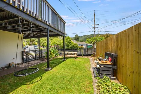 Photo of property in 7 Lowry Crescent, Stokes Valley, Lower Hutt, 5019