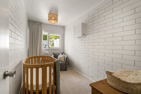 Photo of property in 28 Barlow Place, Chatswood, Auckland, 0626