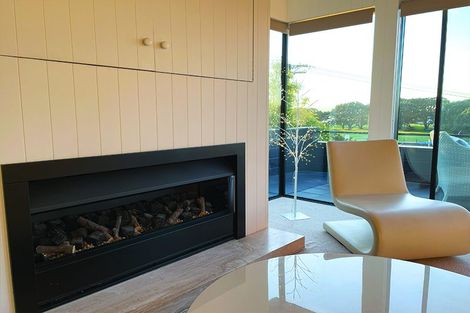 Photo of property in 1/1 Commodore Parry Road, Castor Bay, Auckland, 0620