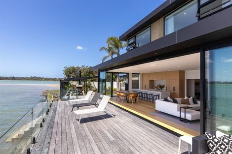 Photo of property in 17 Lansdowne Street, Bayswater, Auckland, 0622