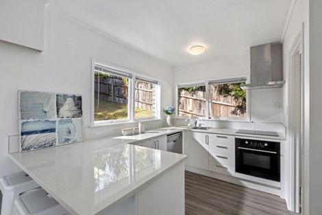 Photo of property in 2/12a Ondine Place, Glenfield, Auckland, 0629