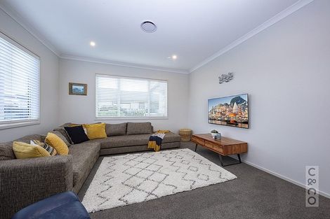 Photo of property in 15 Turpin Road, Riverhead, 0820