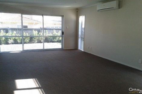 Photo of property in 5 Lorenzo Way, Flat Bush, Auckland, 2016