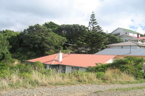 Photo of property in 118 Maupuia Road, Maupuia, Wellington, 6022