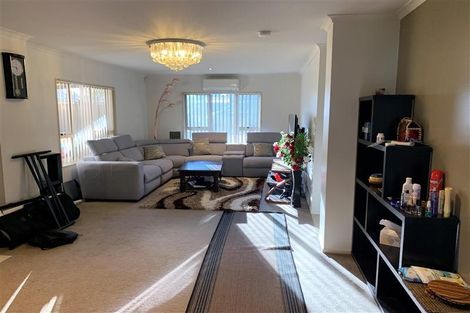 Photo of property in 3 Kirikiri Drive, Papakura, 2110