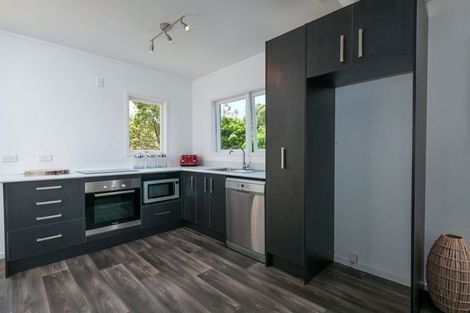 Photo of property in 2/58 Girrahween Drive, Totara Vale, Auckland, 0629