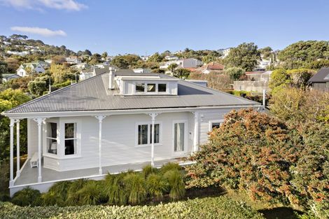 Photo of property in 17 West Road, Northland, Wellington, 6012