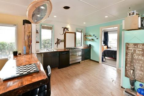 Photo of property in 4 Rere Place, Parakai, 0830