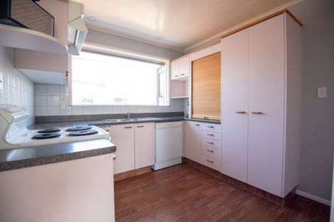 Photo of property in 28 Raglan Avenue, Cloverlea, Palmerston North, 4412