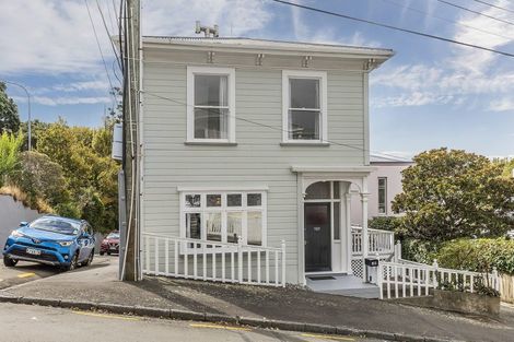 Photo of property in 18 Newman Terrace, Thorndon, Wellington, 6011