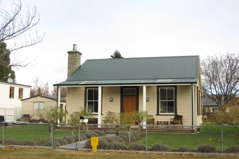 Photo of property in 12 Anglesea Street, Arrowtown, 9302