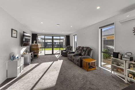 Photo of property in 39 Tara Crescent, Woodend, 7610