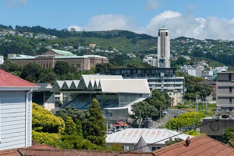 Photo of property in Ionian Flats, 123-125 Brougham Street, Mount Victoria, Wellington, 6011